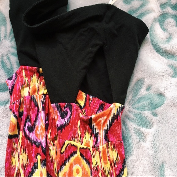 🐳 Black and bright colored printed strapless summer dress with cut out sides - Picture 2 of 4